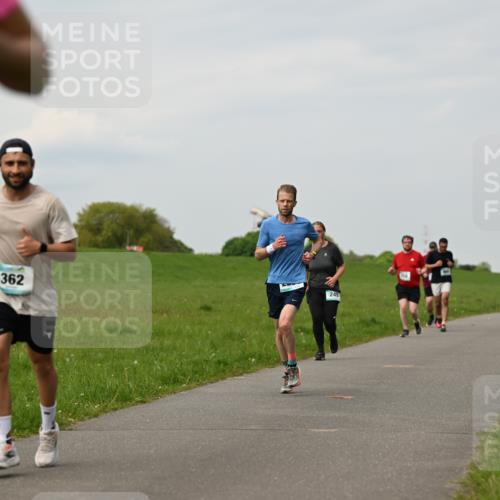10.05.2026 - 8. Wedeler Halbmarathon Dr. Thomas Lammeyer http://msf.ph/oto/9700076 10.05.2026 11:38:59 Laufen 362, 249, 710 meine-sportfotos.de