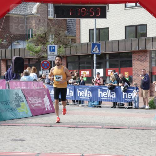 10.05.2026 - 8. Wedeler Halbmarathon Yannick Fuchs http://msf.ph/oto/9700077 10.05.2026 11:19:53 Ziel 442, 619 meine-sportfotos.de