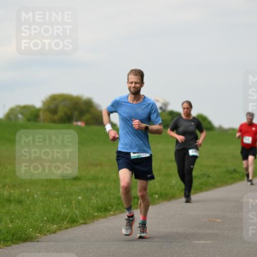 10.05.2026 - 8. Wedeler Halbmarathon Dr. Thomas Lammeyer http://msf.ph/oto/9700089 10.05.2026 11:39:00 Laufen  meine-sportfotos.de