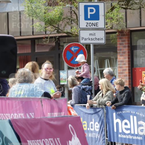 10.05.2026 - 8. Wedeler Halbmarathon Yannick Fuchs http://msf.ph/oto/9700098 10.05.2026 11:20:11 Ziel  meine-sportfotos.de