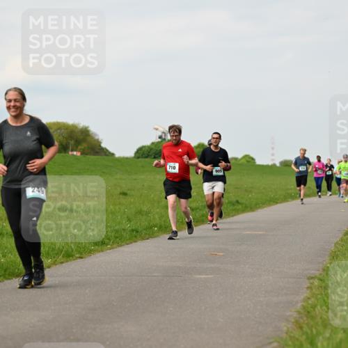 10.05.2026 - 8. Wedeler Halbmarathon Dr. Thomas Lammeyer http://msf.ph/oto/9700126 10.05.2026 11:39:04 Laufen 249, 710, 905 meine-sportfotos.de