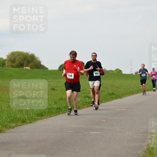 10.05.2026 - 8. Wedeler Halbmarathon Dr. Thomas Lammeyer http://msf.ph/oto/9700131 10.05.2026 11:39:04 Laufen 249, 710, 905 meine-sportfotos.de