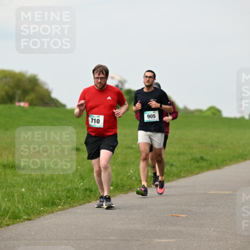 10.05.2026 - 8. Wedeler Halbmarathon Dr. Thomas Lammeyer http://msf.ph/oto/9700134 10.05.2026 11:39:05 Laufen 710, 905 meine-sportfotos.de