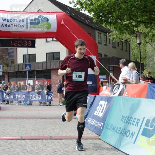 10.05.2026 - 8. Wedeler Halbmarathon Yannick Fuchs http://msf.ph/oto/9700140 10.05.2026 11:20:32 Ziel 788 meine-sportfotos.de