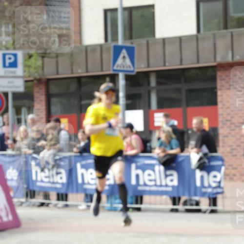 10.05.2026 - 8. Wedeler Halbmarathon Yannick Fuchs http://msf.ph/oto/9700159 10.05.2026 11:20:37 Ziel 788, 791 meine-sportfotos.de