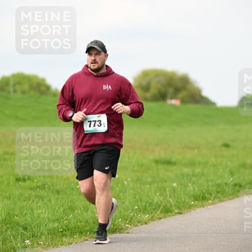 10.05.2026 - 8. Wedeler Halbmarathon Dr. Thomas Lammeyer http://msf.ph/oto/9700180 10.05.2026 11:39:10 Laufen 773, 374 meine-sportfotos.de