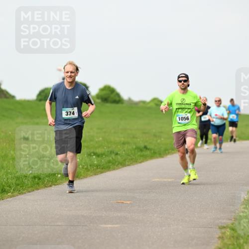 10.05.2026 - 8. Wedeler Halbmarathon Dr. Thomas Lammeyer http://msf.ph/oto/9700183 10.05.2026 11:39:10 Laufen 374, 1056 meine-sportfotos.de