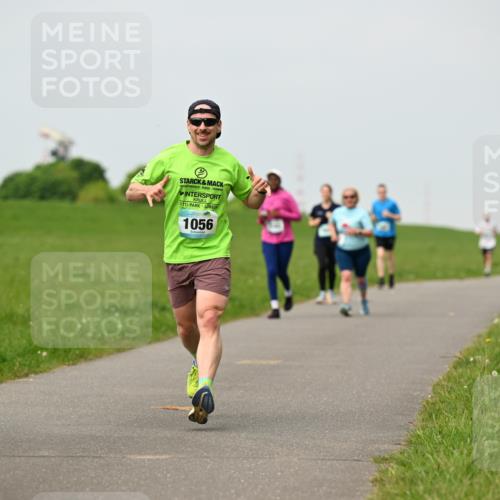 10.05.2026 - 8. Wedeler Halbmarathon Dr. Thomas Lammeyer http://msf.ph/oto/9700197 10.05.2026 11:39:12 Laufen 1056 meine-sportfotos.de