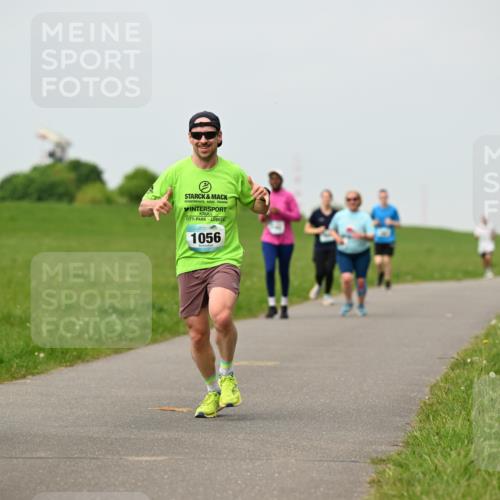 10.05.2026 - 8. Wedeler Halbmarathon Dr. Thomas Lammeyer http://msf.ph/oto/9700200 10.05.2026 11:39:12 Laufen 1056 meine-sportfotos.de