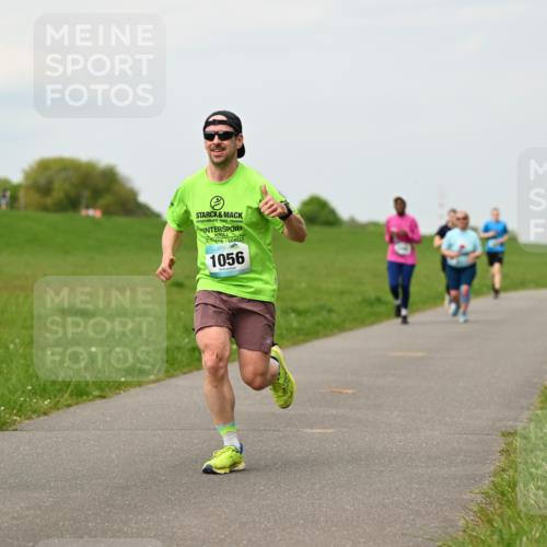 10.05.2026 - 8. Wedeler Halbmarathon Dr. Thomas Lammeyer http://msf.ph/oto/9700213 10.05.2026 11:39:13 Laufen 1056 meine-sportfotos.de