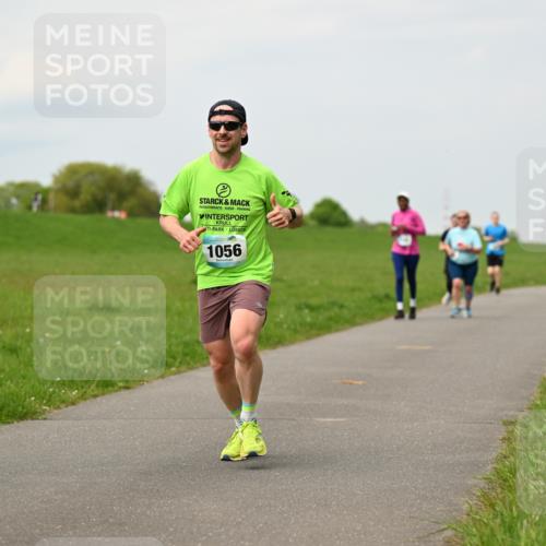 10.05.2026 - 8. Wedeler Halbmarathon Dr. Thomas Lammeyer http://msf.ph/oto/9700215 10.05.2026 11:39:13 Laufen 1056 meine-sportfotos.de