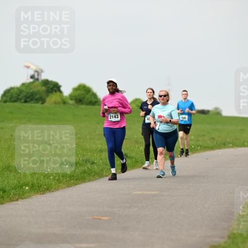 10.05.2026 - 8. Wedeler Halbmarathon Dr. Thomas Lammeyer http://msf.ph/oto/9700219 10.05.2026 11:39:15 Laufen 2143 meine-sportfotos.de