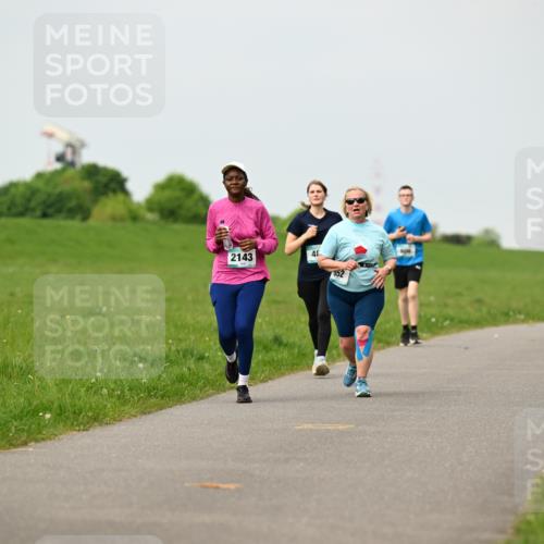 10.05.2026 - 8. Wedeler Halbmarathon Dr. Thomas Lammeyer http://msf.ph/oto/9700225 10.05.2026 11:39:15 Laufen 2143 meine-sportfotos.de
