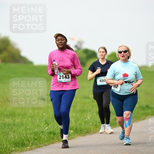 10.05.2026 - 8. Wedeler Halbmarathon Dr. Thomas Lammeyer http://msf.ph/oto/9700265 10.05.2026 11:39:19 Laufen 2143, 480, 052 meine-sportfotos.de