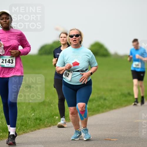 10.05.2026 - 8. Wedeler Halbmarathon Dr. Thomas Lammeyer http://msf.ph/oto/9700273 10.05.2026 11:39:20 Laufen 2143, 652 meine-sportfotos.de