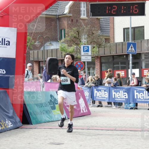 10.05.2026 - 8. Wedeler Halbmarathon Yannick Fuchs http://msf.ph/oto/9700276 10.05.2026 11:21:16 Ziel 520 meine-sportfotos.de