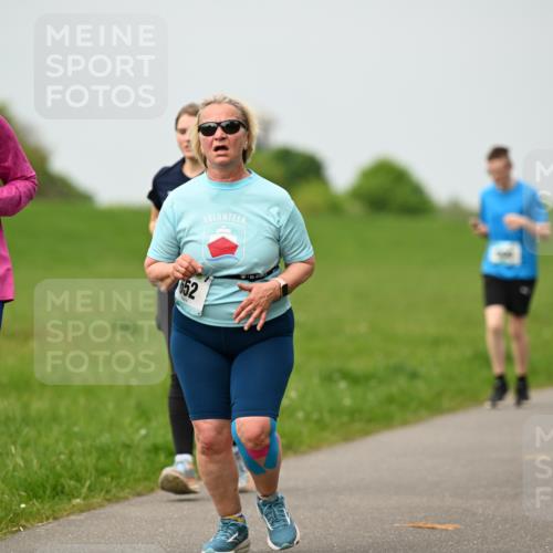 10.05.2026 - 8. Wedeler Halbmarathon Dr. Thomas Lammeyer http://msf.ph/oto/9700279 10.05.2026 11:39:21 Laufen 2143, 652 meine-sportfotos.de