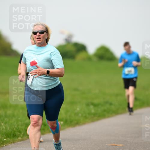 10.05.2026 - 8. Wedeler Halbmarathon Dr. Thomas Lammeyer http://msf.ph/oto/9700288 10.05.2026 11:39:21 Laufen  meine-sportfotos.de