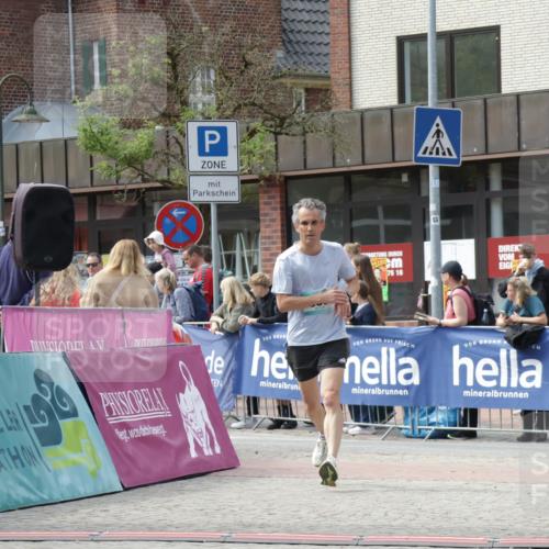 10.05.2026 - 8. Wedeler Halbmarathon Yannick Fuchs http://msf.ph/oto/9700295 10.05.2026 11:21:25 Ziel 339 meine-sportfotos.de