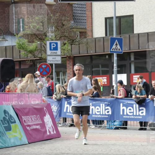 10.05.2026 - 8. Wedeler Halbmarathon Yannick Fuchs http://msf.ph/oto/9700297 10.05.2026 11:21:25 Ziel 339 meine-sportfotos.de
