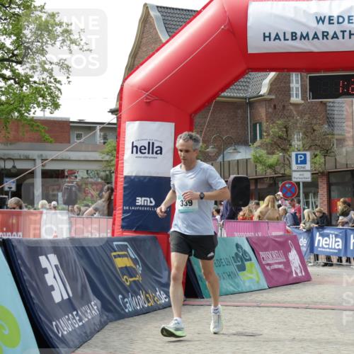 10.05.2026 - 8. Wedeler Halbmarathon Yannick Fuchs http://msf.ph/oto/9700321 10.05.2026 11:21:27 Ziel 339 meine-sportfotos.de
