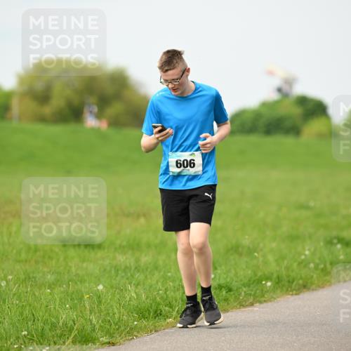 10.05.2026 - 8. Wedeler Halbmarathon Dr. Thomas Lammeyer http://msf.ph/oto/9700325 10.05.2026 11:39:26 Laufen 606 meine-sportfotos.de