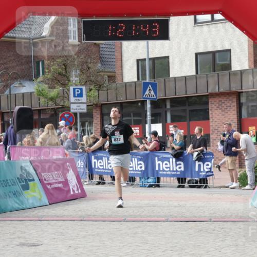 10.05.2026 - 8. Wedeler Halbmarathon Yannick Fuchs http://msf.ph/oto/9700341 10.05.2026 11:21:42 Ziel 837 meine-sportfotos.de