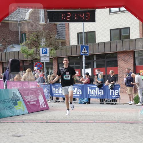 10.05.2026 - 8. Wedeler Halbmarathon Yannick Fuchs http://msf.ph/oto/9700343 10.05.2026 11:21:43 Ziel 837, 2236 meine-sportfotos.de