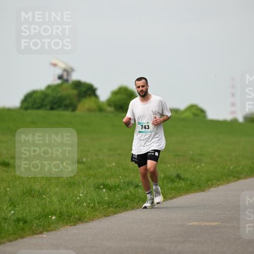 10.05.2026 - 8. Wedeler Halbmarathon Dr. Thomas Lammeyer http://msf.ph/oto/9700352 10.05.2026 11:39:31 Laufen 743 meine-sportfotos.de