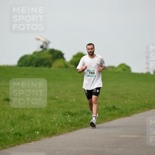 10.05.2026 - 8. Wedeler Halbmarathon Dr. Thomas Lammeyer http://msf.ph/oto/9700353 10.05.2026 11:39:31 Laufen 743 meine-sportfotos.de