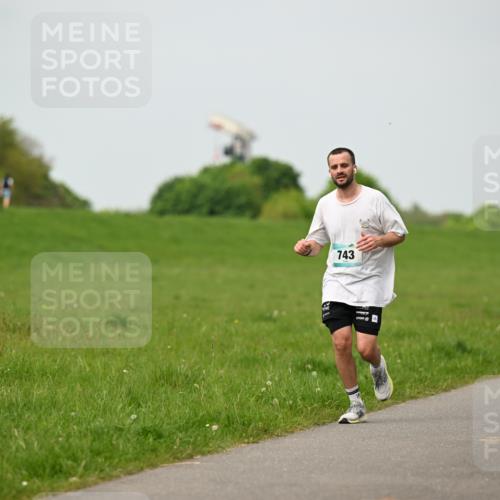 10.05.2026 - 8. Wedeler Halbmarathon Dr. Thomas Lammeyer http://msf.ph/oto/9700360 10.05.2026 11:39:31 Laufen 743 meine-sportfotos.de