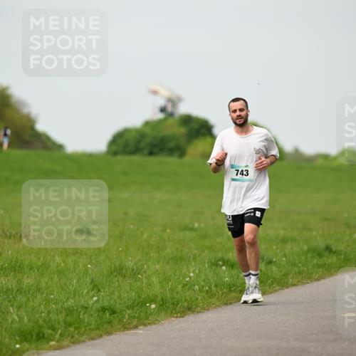 10.05.2026 - 8. Wedeler Halbmarathon Dr. Thomas Lammeyer http://msf.ph/oto/9700361 10.05.2026 11:39:31 Laufen 743 meine-sportfotos.de