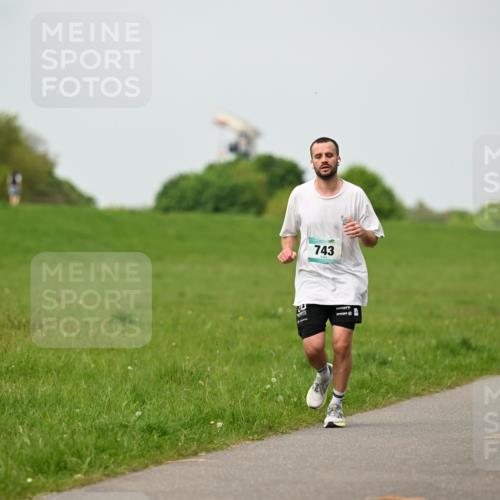 10.05.2026 - 8. Wedeler Halbmarathon Dr. Thomas Lammeyer http://msf.ph/oto/9700366 10.05.2026 11:39:32 Laufen 743 meine-sportfotos.de