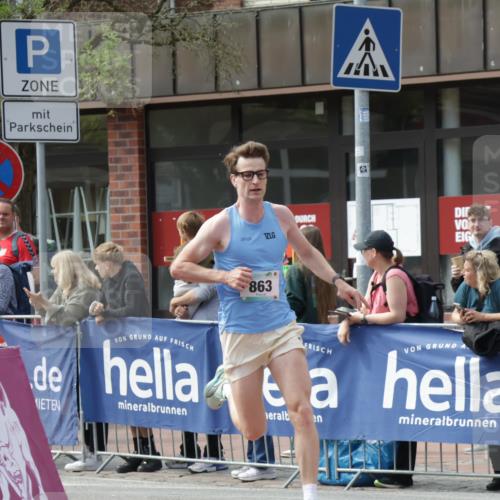 10.05.2026 - 8. Wedeler Halbmarathon Yannick Fuchs http://msf.ph/oto/9700406 10.05.2026 11:21:57 Ziel 863 meine-sportfotos.de