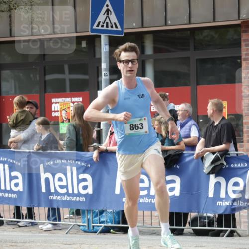 10.05.2026 - 8. Wedeler Halbmarathon Yannick Fuchs http://msf.ph/oto/9700414 10.05.2026 11:21:58 Ziel 863 meine-sportfotos.de