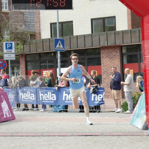 10.05.2026 - 8. Wedeler Halbmarathon Yannick Fuchs http://msf.ph/oto/9700416 10.05.2026 11:21:58 Ziel 863 meine-sportfotos.de