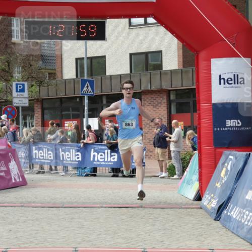 10.05.2026 - 8. Wedeler Halbmarathon Yannick Fuchs http://msf.ph/oto/9700421 10.05.2026 11:21:58 Ziel 863 meine-sportfotos.de