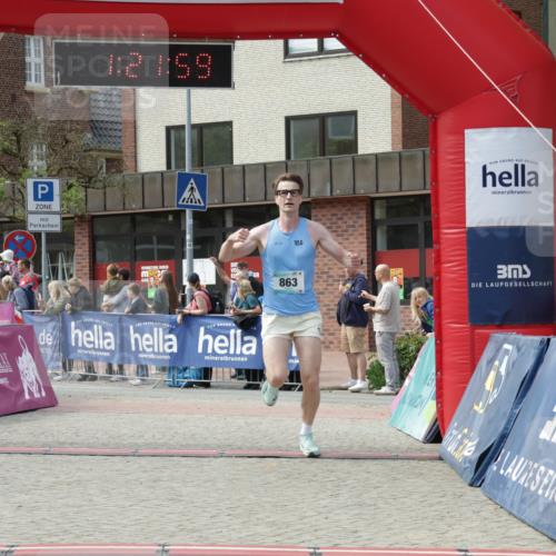 10.05.2026 - 8. Wedeler Halbmarathon Yannick Fuchs http://msf.ph/oto/9700424 10.05.2026 11:21:58 Ziel 863 meine-sportfotos.de