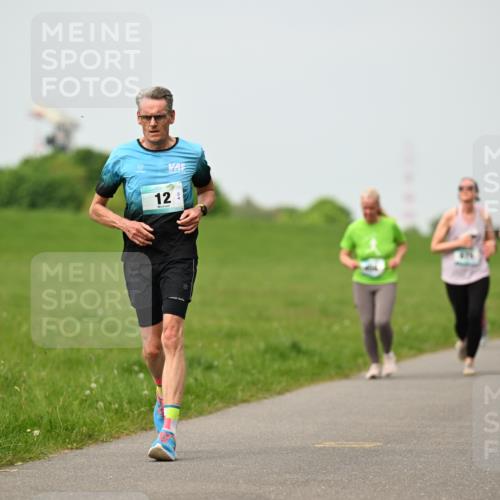 10.05.2026 - 8. Wedeler Halbmarathon Dr. Thomas Lammeyer http://msf.ph/oto/9700429 10.05.2026 11:39:39 Laufen 1041 meine-sportfotos.de