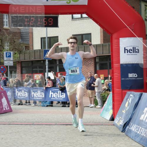 10.05.2026 - 8. Wedeler Halbmarathon Yannick Fuchs http://msf.ph/oto/9700432 10.05.2026 11:21:59 Ziel 863 meine-sportfotos.de