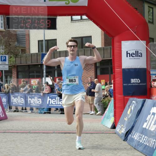10.05.2026 - 8. Wedeler Halbmarathon Yannick Fuchs http://msf.ph/oto/9700435 10.05.2026 11:21:59 Ziel 863 meine-sportfotos.de