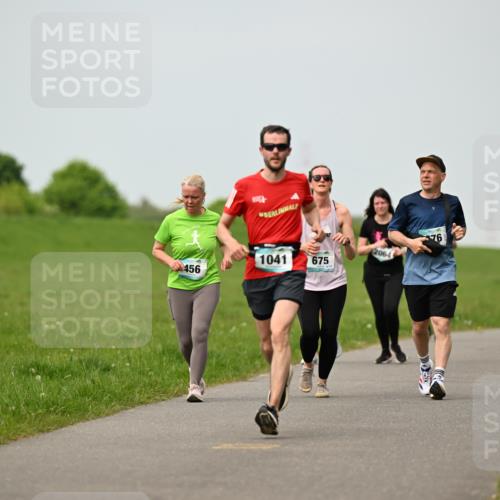 10.05.2026 - 8. Wedeler Halbmarathon Dr. Thomas Lammeyer http://msf.ph/oto/9700438 10.05.2026 11:39:41 Laufen 1041, 456, 675, 2064 meine-sportfotos.de