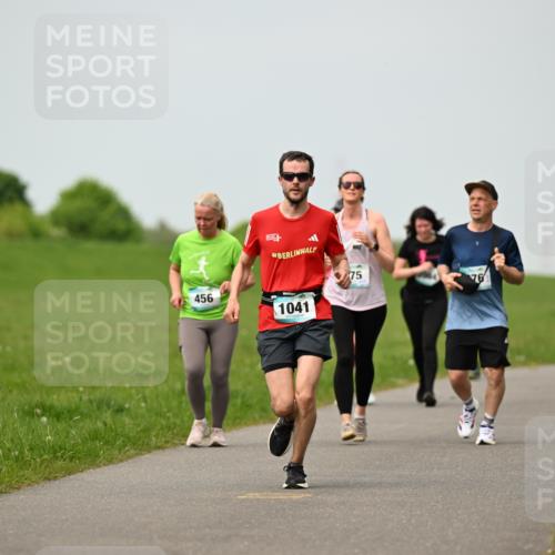 10.05.2026 - 8. Wedeler Halbmarathon Dr. Thomas Lammeyer http://msf.ph/oto/9700439 10.05.2026 11:39:42 Laufen 456, 1041 meine-sportfotos.de