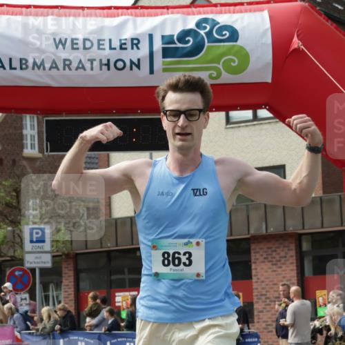 10.05.2026 - 8. Wedeler Halbmarathon Yannick Fuchs http://msf.ph/oto/9700440 10.05.2026 11:22:00 Ziel 863 meine-sportfotos.de