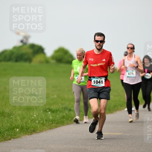 10.05.2026 - 8. Wedeler Halbmarathon Dr. Thomas Lammeyer http://msf.ph/oto/9700452 10.05.2026 11:39:42 Laufen 1041, 675 meine-sportfotos.de