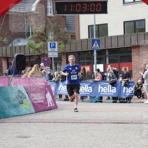 10.05.2026 - 8. Wedeler Halbmarathon Yannick Fuchs http://msf.ph/oto/9700456 10.05.2026 11:22:10 Ziel 2241 meine-sportfotos.de