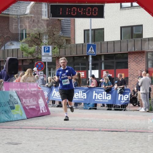 10.05.2026 - 8. Wedeler Halbmarathon Yannick Fuchs http://msf.ph/oto/9700461 10.05.2026 11:22:11 Ziel 2241 meine-sportfotos.de