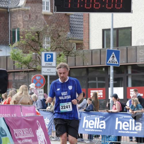 10.05.2026 - 8. Wedeler Halbmarathon Yannick Fuchs http://msf.ph/oto/9700470 10.05.2026 11:22:12 Ziel 2241 meine-sportfotos.de