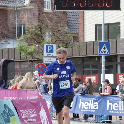 10.05.2026 - 8. Wedeler Halbmarathon Yannick Fuchs http://msf.ph/oto/9700473 10.05.2026 11:22:12 Ziel 2241 meine-sportfotos.de