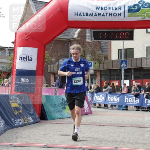 10.05.2026 - 8. Wedeler Halbmarathon Yannick Fuchs http://msf.ph/oto/9700481 10.05.2026 11:22:13 Ziel 2241 meine-sportfotos.de